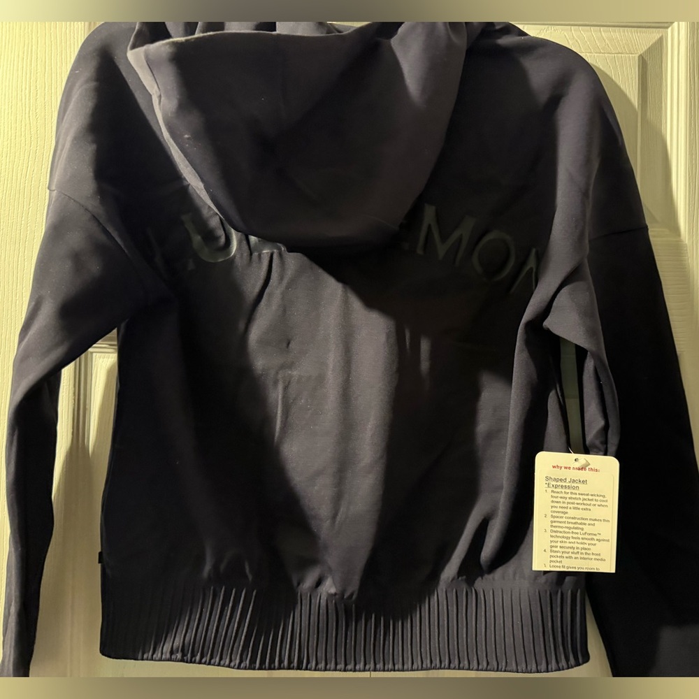 đNWT Lululemon Black Shaped Jacket Expressionâreceived as a gift, size 4 - Picture 2 of 5